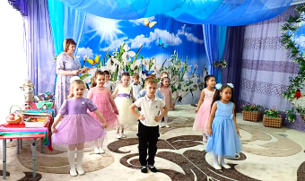 Праздник в сказочном королевстве. Праздник в сказочном королевстве.