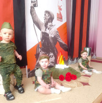 Самые маленькие воспитанники детского сада поздравляют с Днем Великой Победы! Самые маленькие воспитанники детского сада поздравляют с Днем Великой Победы!.